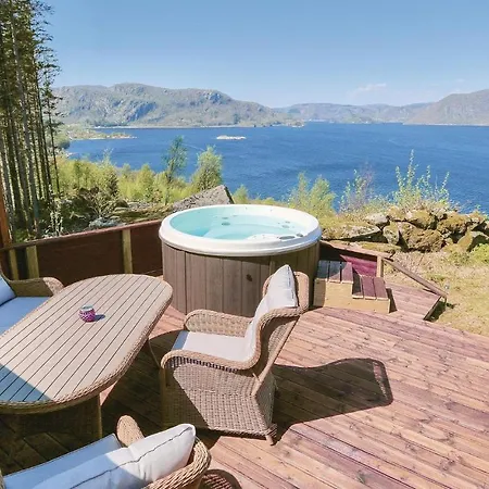 Holiday home Awesome In With Jacuzzi *