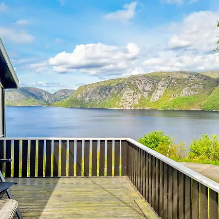 Дом отдыха Cozy Home In Farsund With Wifi *